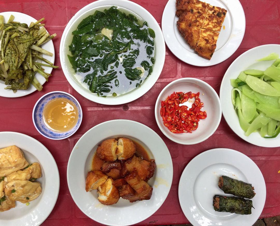 Xôn xao thông tin tiệm cơm Vinh Thu trứ danh ở Lý Thường Kiệt tạm dừng hoạt động - Ảnh 2. Xôn xao thông tin tiệm cơm Vinh Thu trứ danh ở Lý Thường Kiệt tạm dừng hoạt động - Ảnh 2.