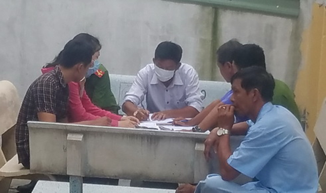  Mẹ bé gái 4 tuổi chết bất thường tại trường mầm non ở Nha Trang: Mong chờ kết quả giám định pháp y để con gái không chết oan  - Ảnh 2.