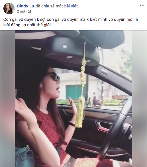 Bạn gái Hoài Lâm bức xúc trước clip Nam Em buông hai tay lúc lái xe - Ảnh 1.