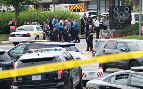 Danh tính 5 nhà báo thiệt mạng trong vụ xả súng đẫm máu vào tòa báo Mỹ - Ảnh 1.