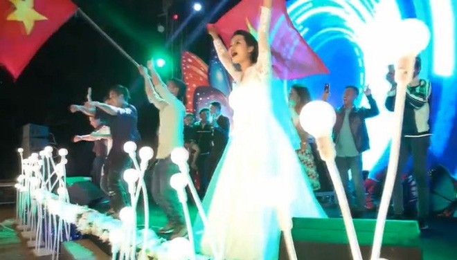 Sự thật phía sau đám cưới “đại gia Đắk Lắk” làm nguyên một sân khấu chơi nhạc DJ, cô dâu chú rể trực tiếp là “cơ trưởng” - Ảnh 3.