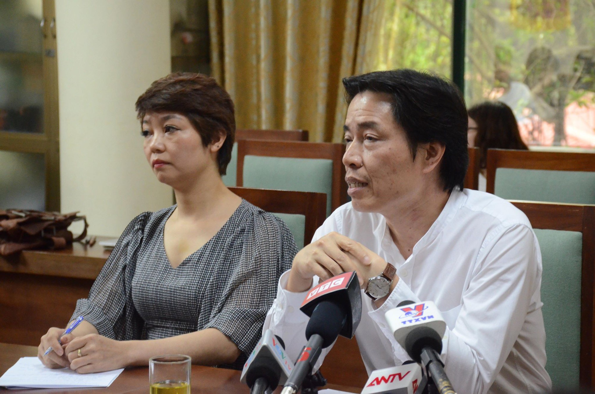 Vụ “hotgirl Bella” đưa con đi khắp nơi: Cháu bé vẫn bình thường, nếu bà mẹ không đủ năng lực sẽ bị cách ly khỏi con trai - Ảnh 2. Vụ “hotgirl Bella” đưa con đi khắp nơi: Cháu bé vẫn bình thường, nếu bà mẹ không đủ năng lực sẽ bị cách ly khỏi con trai - Ảnh 2.