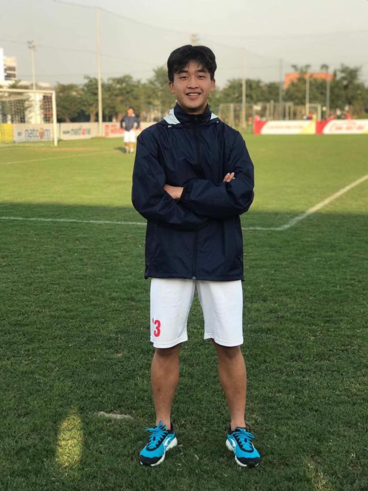 Nối gót dàn cầu thủ cực phẩm U23, tiền đạo 18 tuổi điển trai của CLB Viettel khiến hội chị em phát cuồng - Ảnh 8. Nối gót dàn cầu thủ cực phẩm U23, tiền đạo 18 tuổi điển trai của CLB Viettel khiến hội chị em phát cuồng - Ảnh 8.