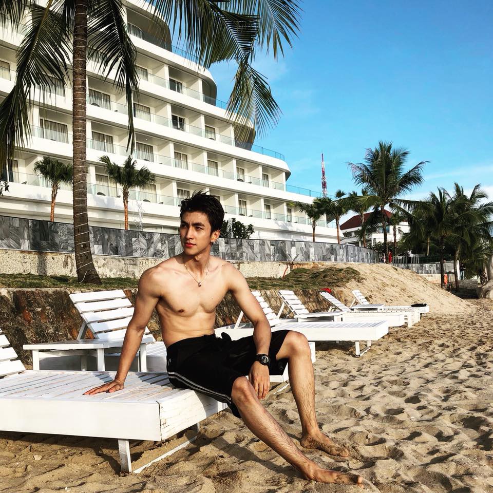 Nhìn bờ vai Thái Bình Dương của 3 chàng trai này mà cô gái nào cũng mong được tựa đầu vào dù chỉ một lần - Ảnh 13. Nhìn bờ vai Thái Bình Dương của 3 chàng trai này mà cô gái nào cũng mong được tựa đầu vào dù chỉ một lần - Ảnh 13.