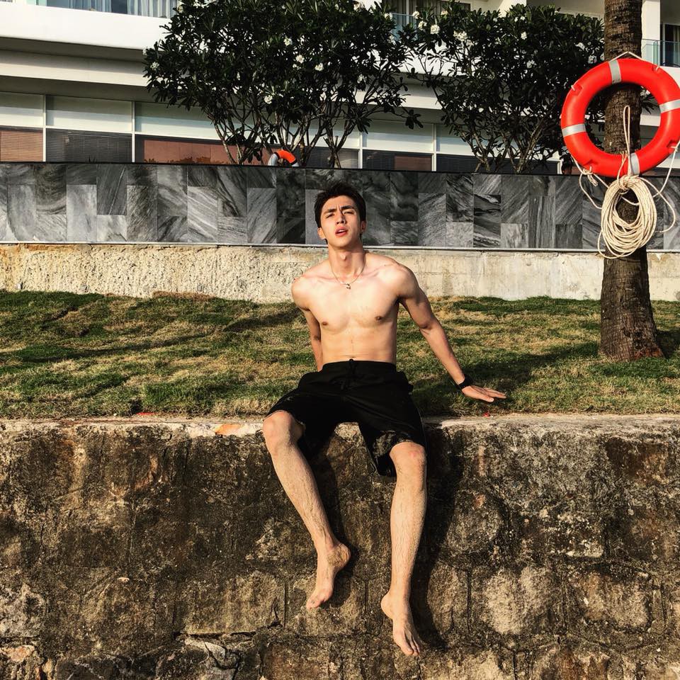 Nhìn bờ vai Thái Bình Dương của 3 chàng trai này mà cô gái nào cũng mong được tựa đầu vào dù chỉ một lần - Ảnh 12. Nhìn bờ vai Thái Bình Dương của 3 chàng trai này mà cô gái nào cũng mong được tựa đầu vào dù chỉ một lần - Ảnh 12.