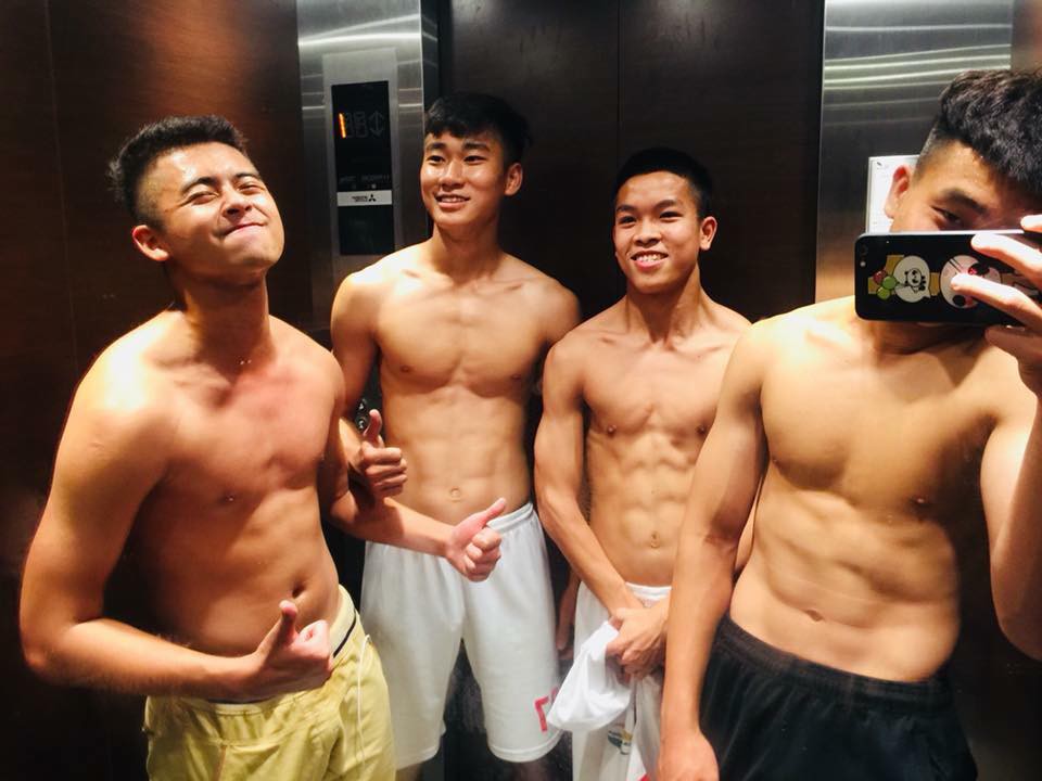 Nối gót dàn cầu thủ cực phẩm U23, tiền đạo 18 tuổi điển trai của CLB Viettel khiến hội chị em phát cuồng - Ảnh 4. Nối gót dàn cầu thủ cực phẩm U23, tiền đạo 18 tuổi điển trai của CLB Viettel khiến hội chị em phát cuồng - Ảnh 4.