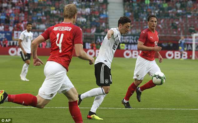 Neuer tái xuất sau gần 1 năm, Đức vẫn bất ngờ bại trận - Ảnh 4.