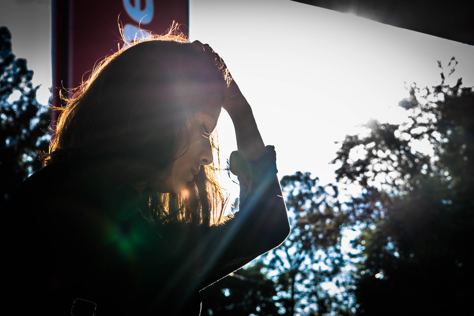 alone-daylight-female-883441-15280394514841379553824.jpg