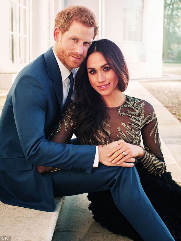 B&iacute; mật &iacute;t biết đằng sau chữ k&yacute; của C&ocirc;ng nương Meghan khiến nhiều người ngỡ ng&agrave;ng - Ảnh 1.