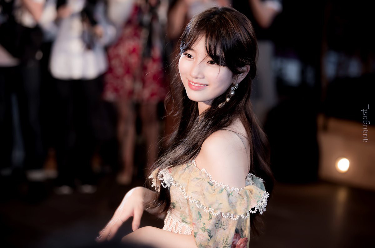 suzy1-15280402800471105886004.jpg