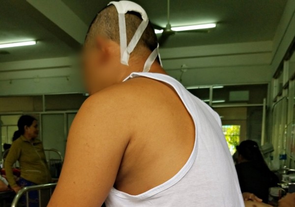 Đòi quan hệ với vợ cũ không được, anh rể cầm rựa xông vào nhà chém em vợ trọng thương - Ảnh 1.