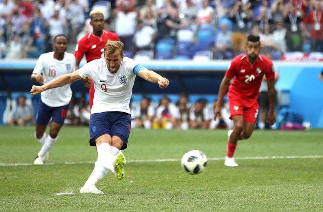 Ch&agrave;o mừng đến với thế giới của VAR, những người tạo ra một World Cup 2018 ho&agrave;n to&agrave;n kh&aacute;c - Ảnh 4.