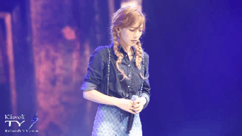 Phản ứng của idol Kpop khi đồng nghiệp lên nốt cao: Người nhiệt tình bắt chước, kẻ không chịu nổi phải tháo cả tai nghe - Ảnh 1.