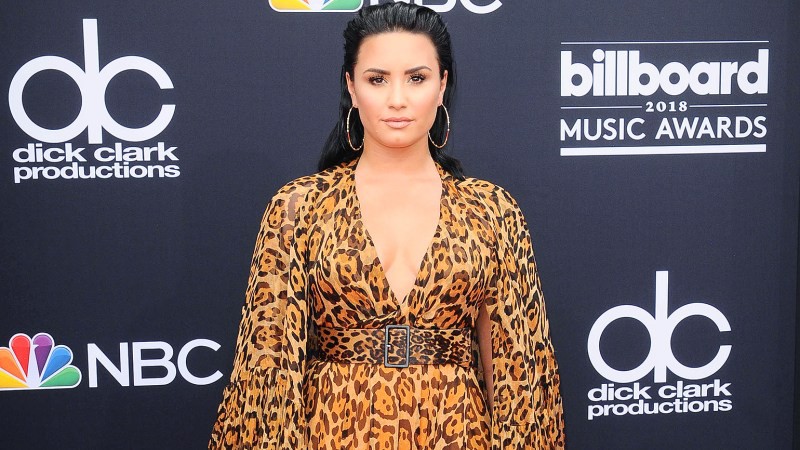 demi-lovato-apology-prank-1528124850023443609990.jpg