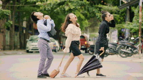 D&acirc;n t&igrave;nh đang nh&aacute;o nh&aacute;c nhắm mắt thấy m&ugrave;a h&egrave;, Duy Kh&aacute;nh bỗng dưng trổ t&agrave;i nhắm mắt l&aacute;i xe - Ảnh 2.