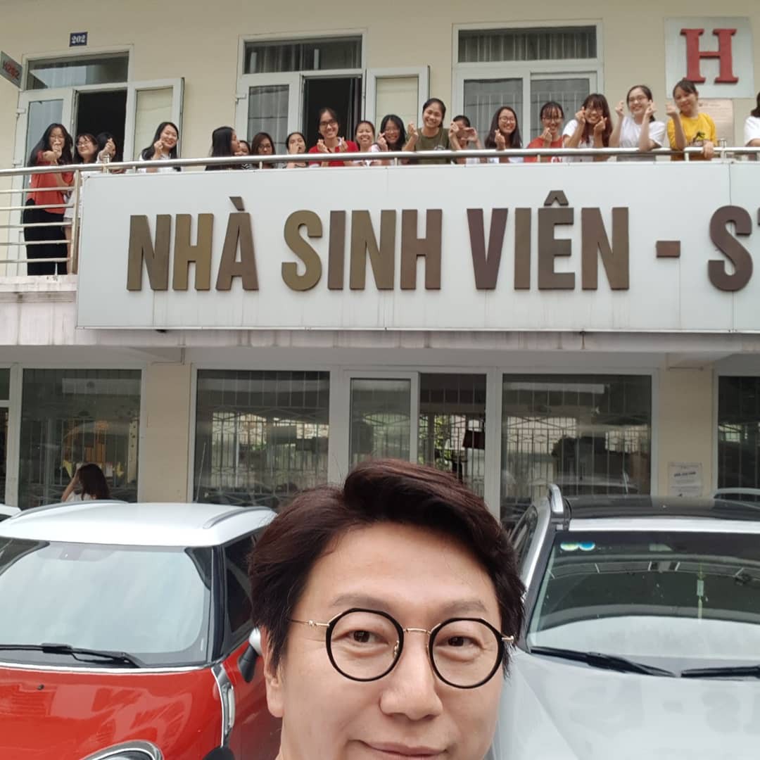 kimsooro334387211822503758188145504612992030867456n-15281210720311029217909.jpg