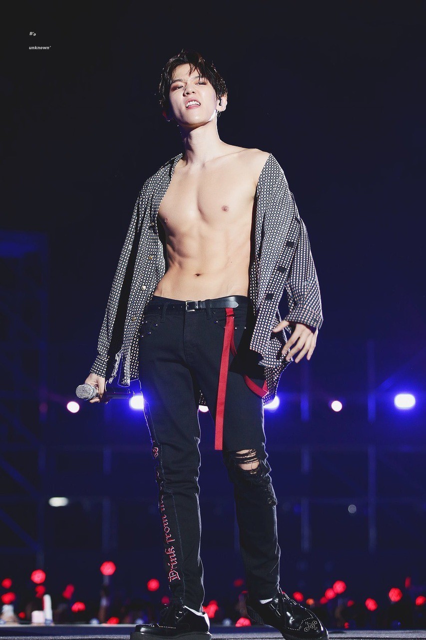 baekhyun-3-15282106969511858938609.jpg