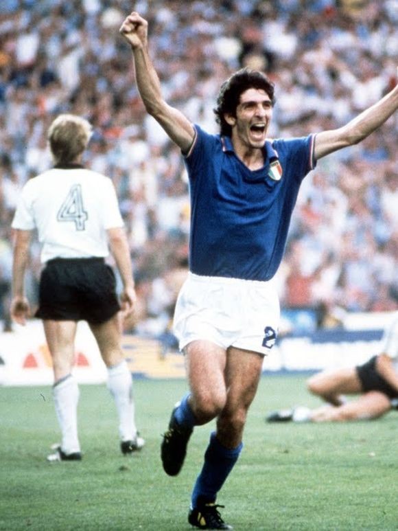 Lịch sử World Cup 1982: Italia lên đỉnh nhờ ngôi sao vừa mới ra tù Paolo Rossi - Ảnh 4.
