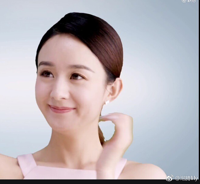 Gương mặt cứng đờ, phải chăng Triệu Lệ Dĩnh ti&ecirc;m botox qu&aacute; đ&agrave;? - Ảnh 5.