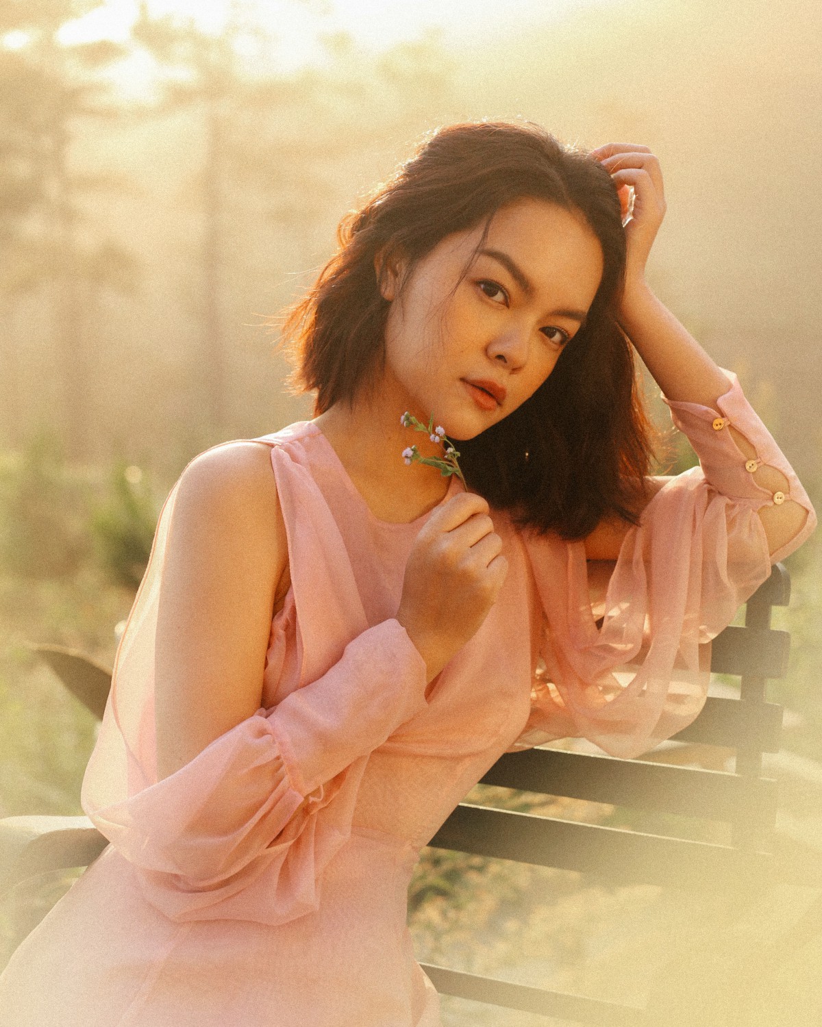 Phạm Quỳnh Anh đẹp mơ màng trong teaser MV ballad trở lại Vpop sau nhiều năm - Ảnh 2. Phạm Quỳnh Anh đẹp mơ màng trong teaser MV ballad trở lại Vpop sau nhiều năm - Ảnh 2.