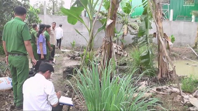 Sửa máy bơm, hai cha con bị điện giật tử vong - Ảnh 1.
