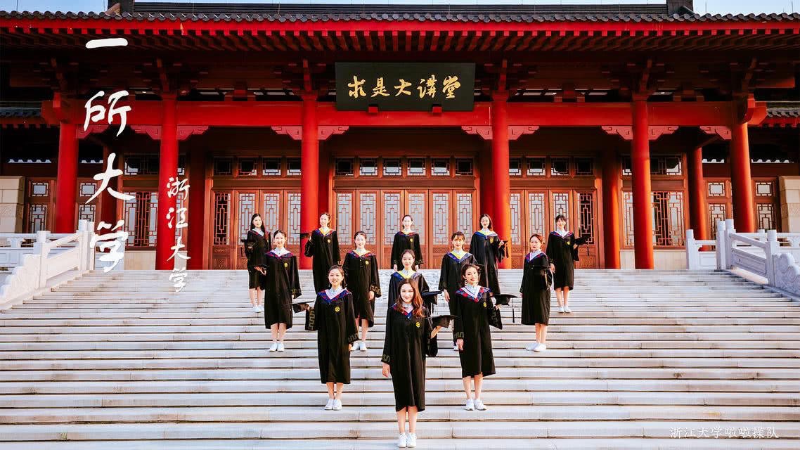 Kỷ yếu lớp nhà người ta: Nguyên một dàn gái xinh cao trên 1m7, điểm IELTS 8.0! - Ảnh 7.