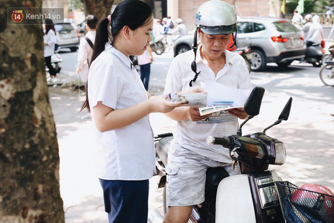 Đề thi môn Ngữ văn vào lớp 10 dễ, học sinh tươi cười, tự tin lấy được điểm cao - Ảnh 4.