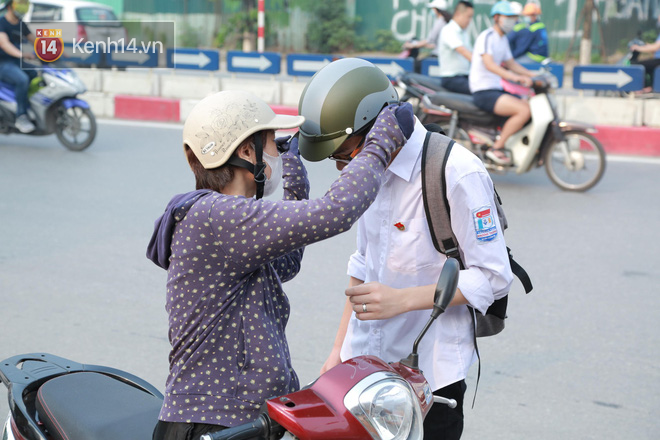 Học sinh căng thẳng trước giờ thi vào lớp 10 hệ chuyên: Con sẽ không dám nhìn mặt ai nếu thi trượt - Ảnh 8.