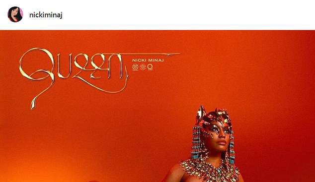 Nicki Minaj gần như bán nude khoe vòng 1 táo bạo trên bìa album - Ảnh 1.