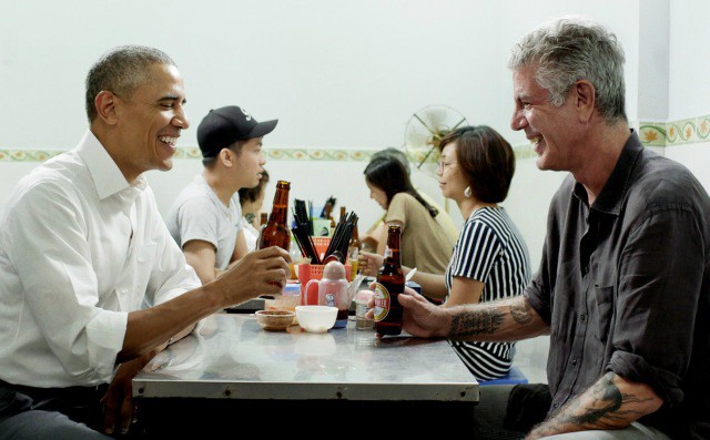 Những hình ảnh đáng nhớ của đầu bếp Anthony Bourdain trong hành trình khám phá ẩm thực Việt Nam - Ảnh 13.