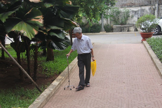 Luật sư Nguyễn Khắc Thủy cho biết đã nhận bản án 3 năm tù giam của giám đốc thẩm nhưng sức khỏe ông Thủy đang rất yếu - Ảnh 1.