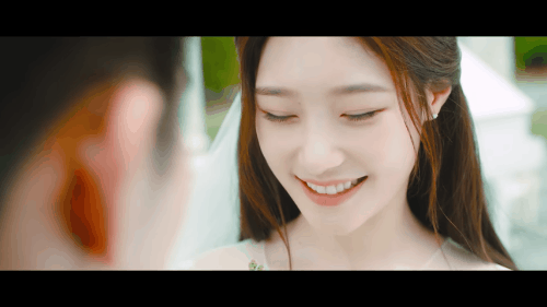 Fan phát sốt trước cô dâu Chaeyeon (DIA) quá xinh đẹp trong MV mới - Ảnh 3.