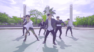 Cover lại hit mới của BTS, ch&agrave;ng trai bỗng được ch&uacute; &yacute; v&igrave; đẹp trai kh&ocirc;ng kh&aacute;c g&igrave; tiểu Soobin Ho&agrave;ng Sơn - Ảnh 3.