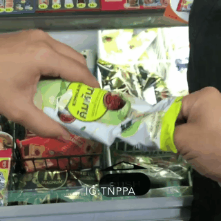 Ước gì cửa hàng 7-Eleven ở Việt Nam cũng có món kem xoài mắm Thái độc lạ này - Ảnh 1.