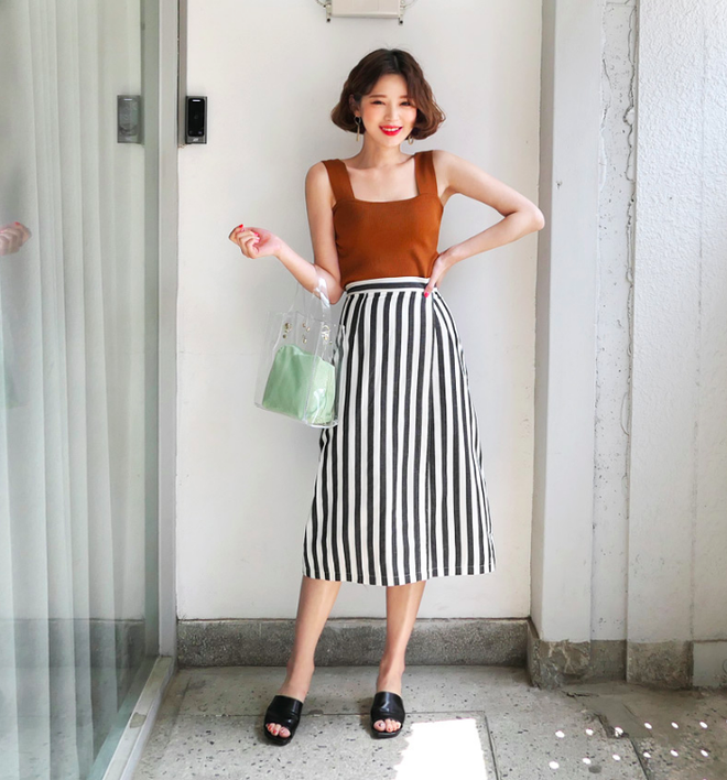 8 cảm hứng mix áo hai dây với chân váy quyến rũ hết nấc, theo xu hướng 2021  | ACFC Blog: Tin Tức & Xu Hướng Thời Trang Cao Cấp, Trendy