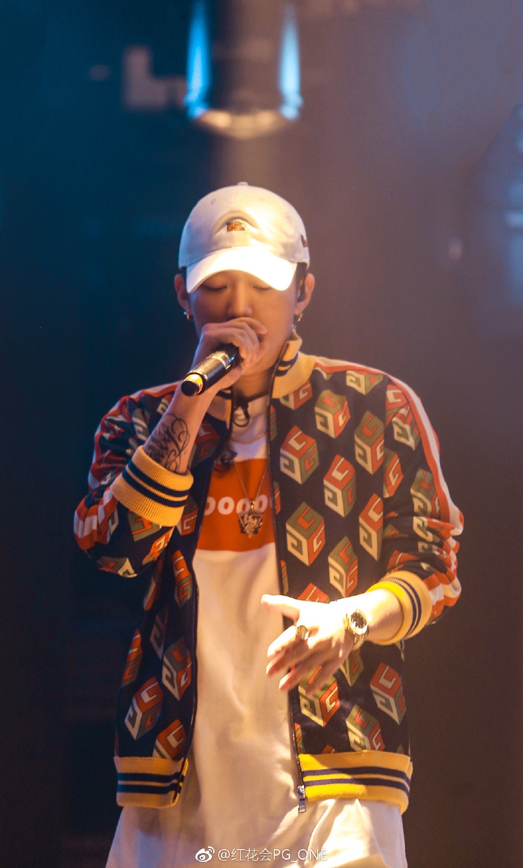 Đàn em tòm tem với Lý Tiểu Lộ: Bỏ học từ sớm, quán quân The Rap Trung Quốc nhưng phải chăng Giả Nãi Lượng nuôi ong tay áo? - Ảnh 12.