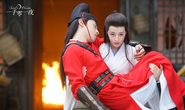 Khoảnh khắc hoa mắt: L&agrave; Địch Lệ Nhiệt Ba giả trai hay Ho&agrave;ng Tử Thao đang đ&oacute;ng phim? - Ảnh 15.