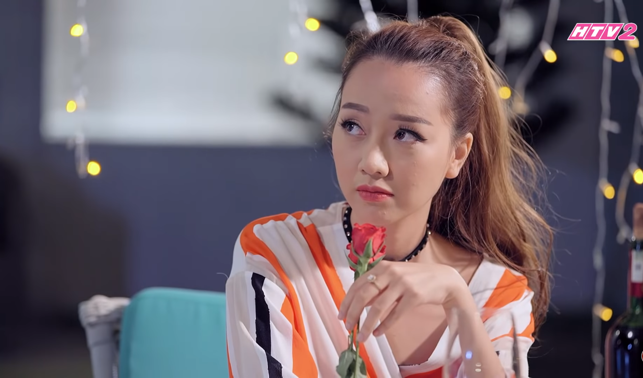 Băng Di của “Gạo Nếp Gạo Tẻ” đích thị là “con giáp thứ 13” bí ẩn và quyền lực nhất màn ảnh Việt - Ảnh 6. Băng Di của “Gạo Nếp Gạo Tẻ” đích thị là “con giáp thứ 13” bí ẩn và quyền lực nhất màn ảnh Việt - Ảnh 6.