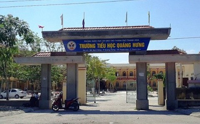  Thanh Ho&aacute;: Hiệu trưởng bị tố nhốt học sinh v&igrave; chưa nộp đủ tiền ăn - Ảnh 1.