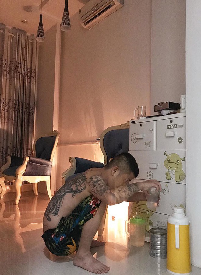 Tiết lộ bất ngờ để th&agrave;nh b&agrave; ho&agrave;ng của người phụ nữ khiến to&agrave;n MXH ph&aacute;t ghen v&igrave; c&oacute; anh chồng pha sữa đ&ecirc;m để vợ được ngủ v&iacute;t đến tận trưa - Ảnh 1.
