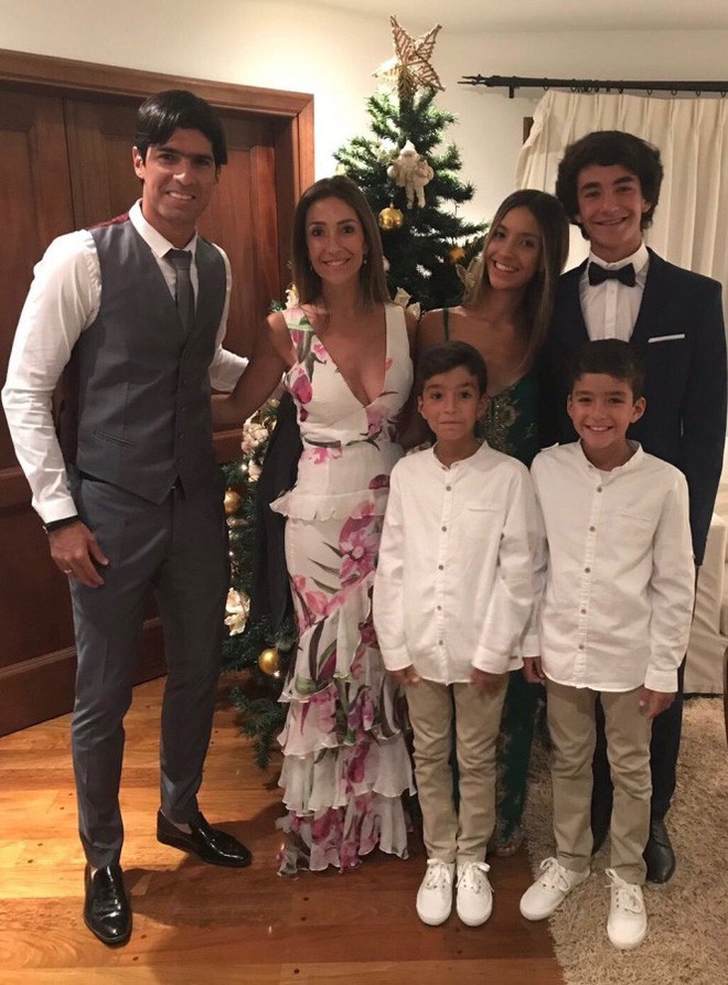 Ronaldo bị loại v&igrave; d&iacute;nh &ldquo;quẻ &aacute;m&rdquo; của kiều nữ xinh đẹp người Uruguay ngay trước giờ G? - Ảnh 6.