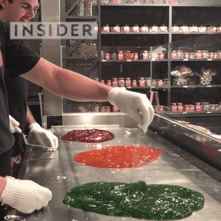 Cửa hàng kẹo ở Úc khiến thực khách ngạc nhiên với màn ảo thuật vô cùng thú vị - Ảnh 4.