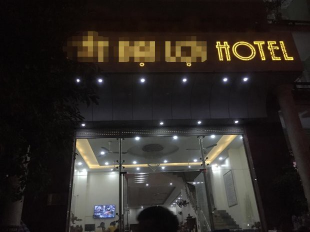 Nữ chủ khách sạn ở Sầm Sơn bị tố đuổi khách vì tự ý ăn ngoài lên tiếng: Không có chuyện chặt chém, thuê giang hồ đến dọa khách - Ảnh 2.