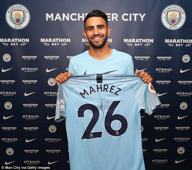 Man City ph&aacute; kỷ lục chuyển nhượng, mua Riyah Mahrez gi&aacute; 60 triệu bảng - Ảnh 1.
