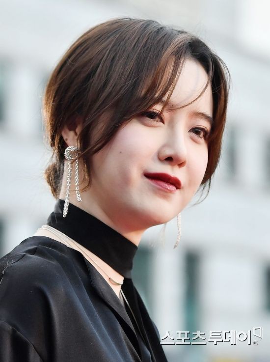 Bỗng phát tướng và liên tục che bụng, Goo Hye Sun bị nghi mang thai con đầu lòng với Ahn Jae Hyun - Ảnh 7.