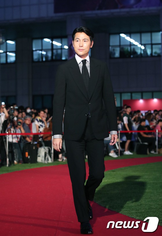 jungwoosung1-1531398396029864232438.jpg
