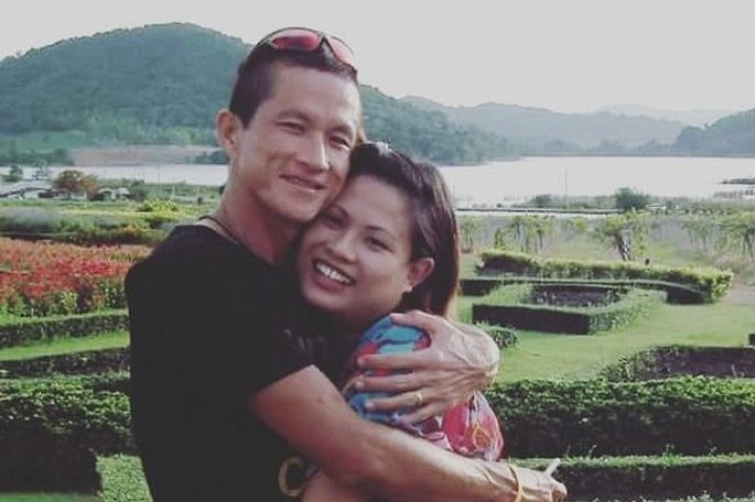 Vợ thợ lặn hy sinh trong chiến dịch giải cứu đội bóng Thái Lan: Lũ trẻ đừng tự trách mình - Ảnh 2. Vợ thợ lặn hy sinh trong chiến dịch giải cứu đội bóng Thái Lan: Lũ trẻ đừng tự trách mình - Ảnh 2.