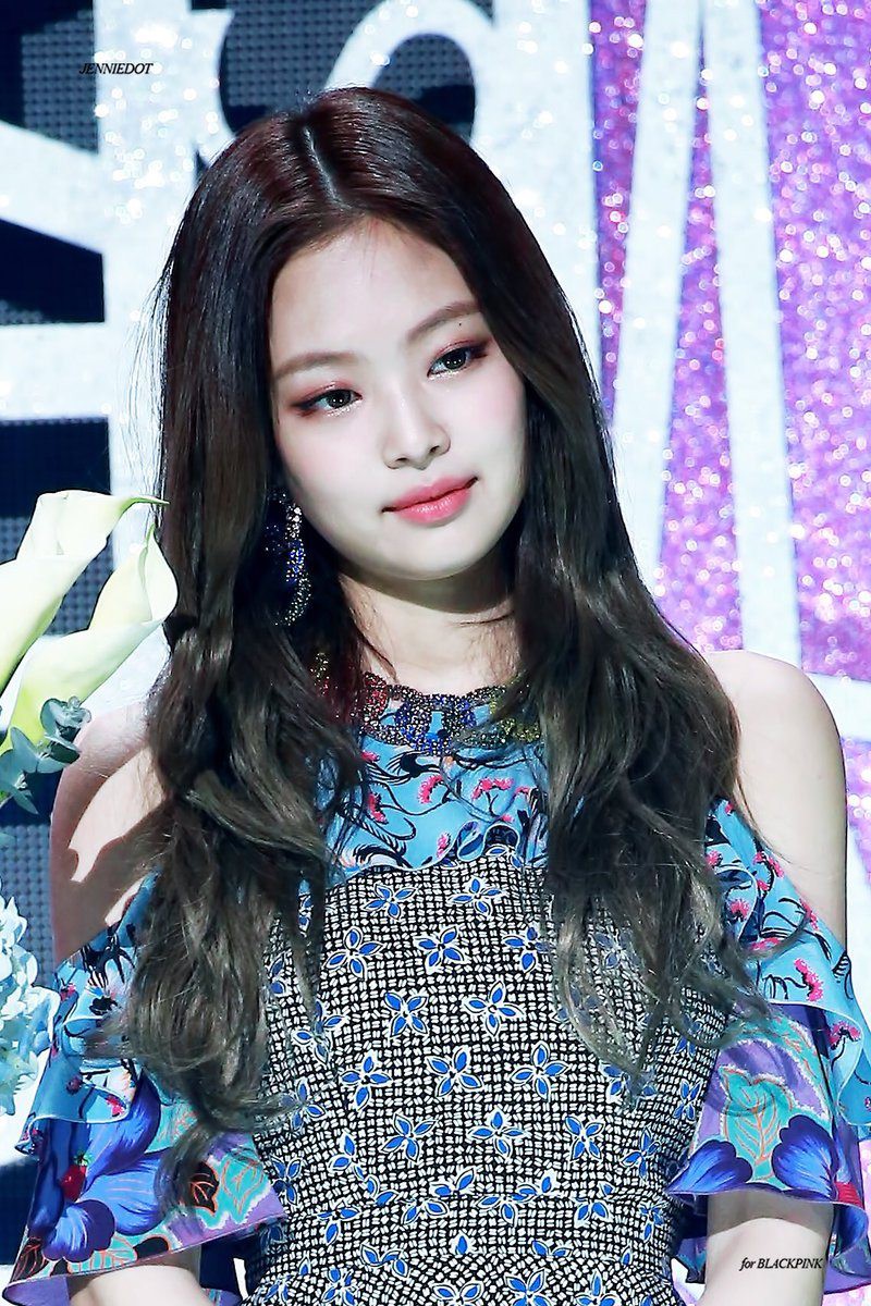 jennie-blackpink-15314695002171064202738.jpg