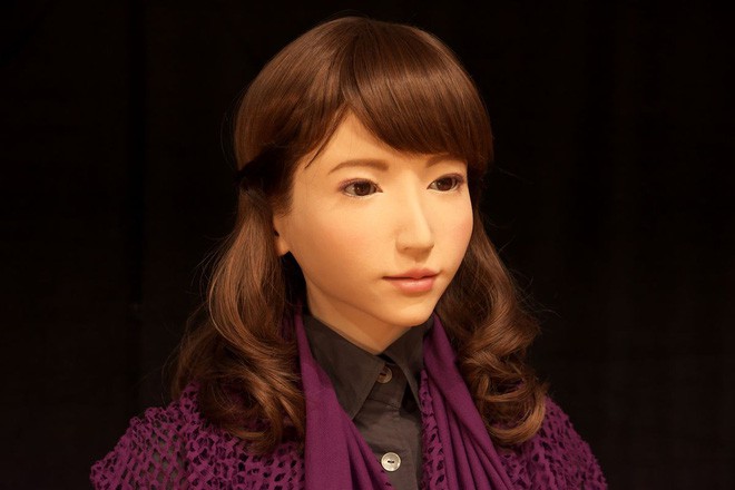 V&igrave; sao những nữ robot kh&aacute;c c&oacute; t&oacute;c, trong khi Sophia lại để đầu trọc? - Ảnh 4.