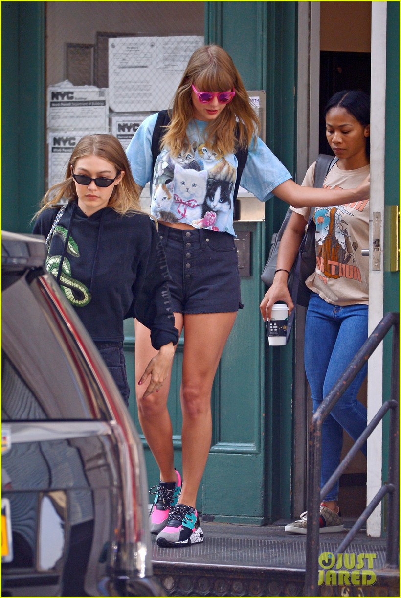 taylor-swift-and-gigi-hadid-wear-animal-prints-while-out-in-nyc-01-15314979986962084372057.jpg